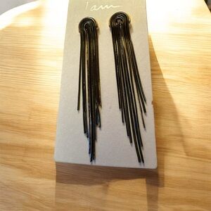 Elegant Black and Gold Dangle Earrings